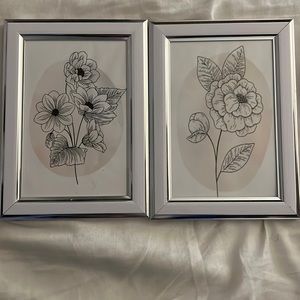2 Framed Flower Decor